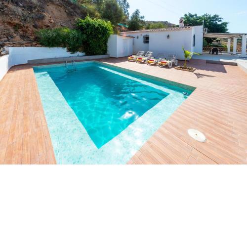 Villa Benama by Villa Plus
