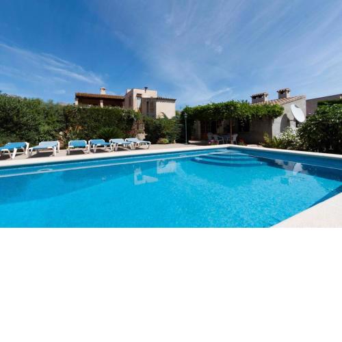 Villa between Pollensa old town and Port Pollensa by Renthousing