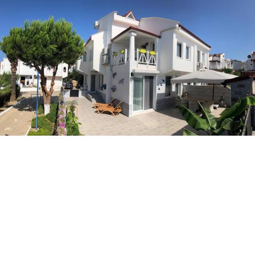 Villa Blue By The Pool, Near Sea
