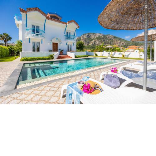 Villa Blue Island