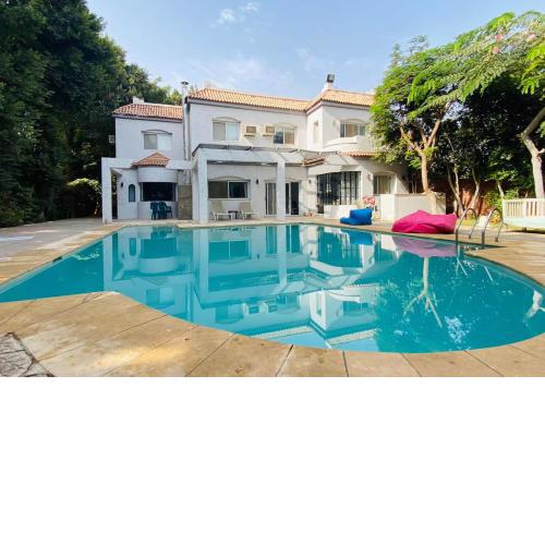 Villa by the Pyramids