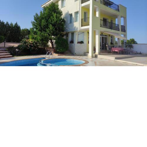 Villa Byala Grape House