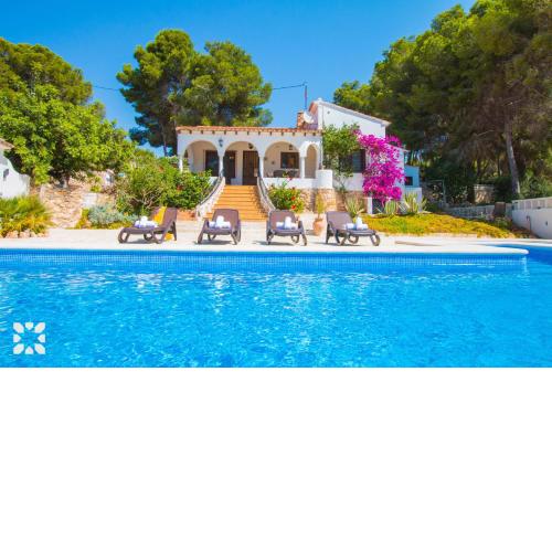 Villa California by Abahana Villas