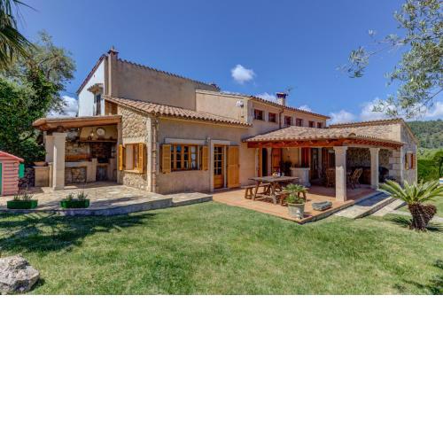 Villa Can Martin by Sealand Villas