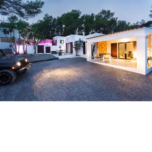 VILLA CAN MASS Architect Country Villa