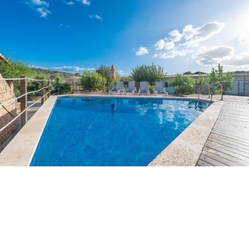 Villa Can Pau, pool and garden close to the beach