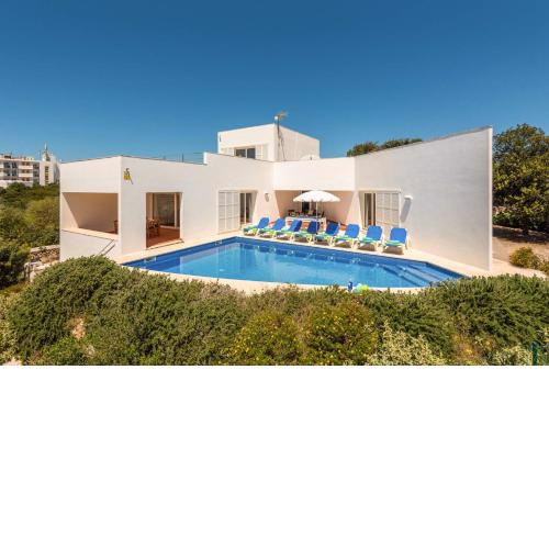 Villa Canalo by Villa Plus