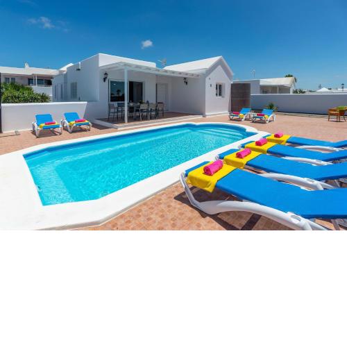 Villa Cancela by Villa Plus