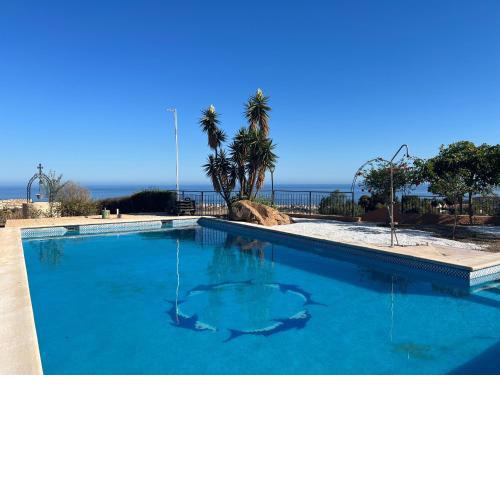 VILLA CANTARES