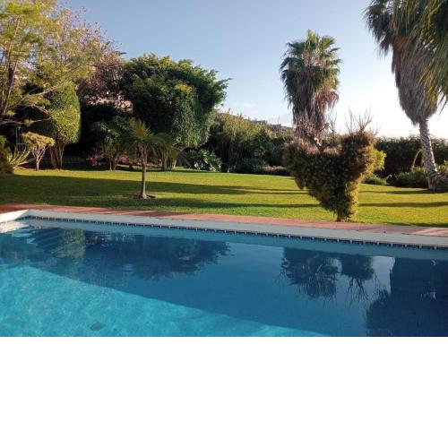 Villa Carioca - with private pool, marvelous garden and amazing ocean view