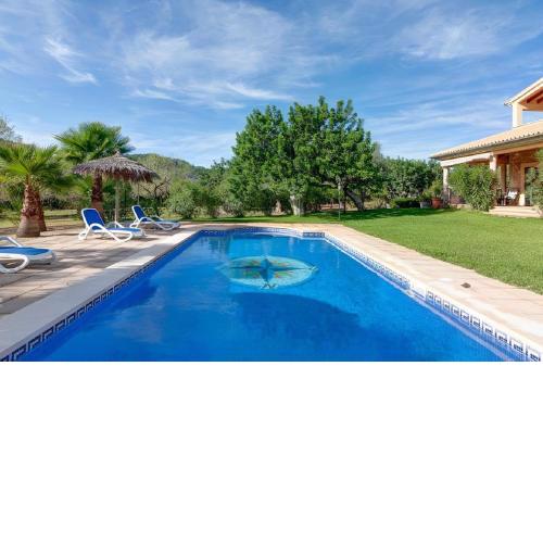 Villa Cas Mestre con piscina en entorno rural