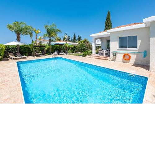 Villa Cassia by Ezoria Villas