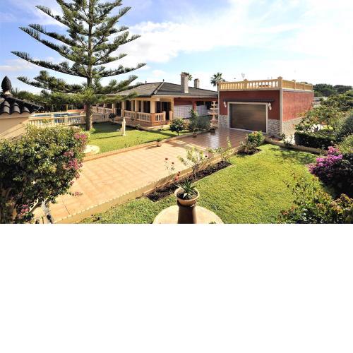 VILLA CHABELA en Bahía Grande Zona Residencial