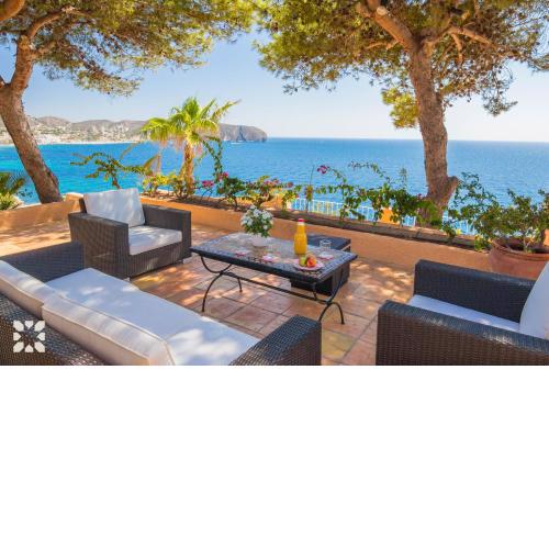 Villa Changrila by Abahana Villas