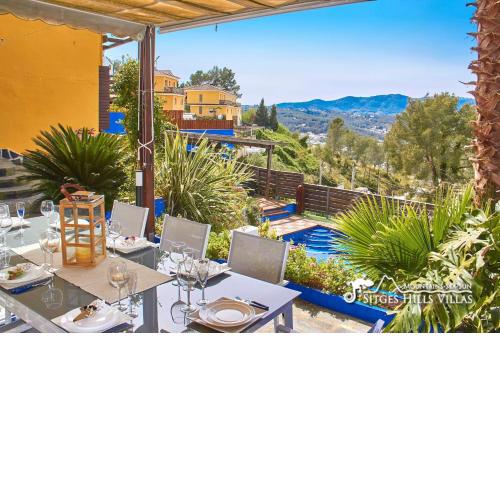 Villa Charma with private pool and Air conditioning close to sitges in peaceful location