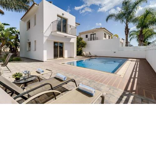 Villa Cherry Palm