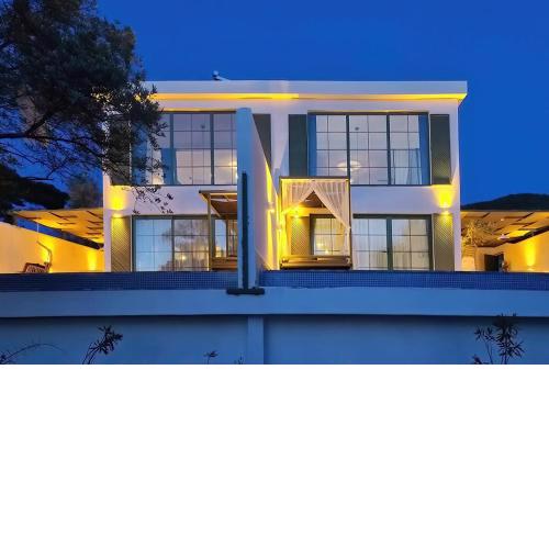 Villa Chives