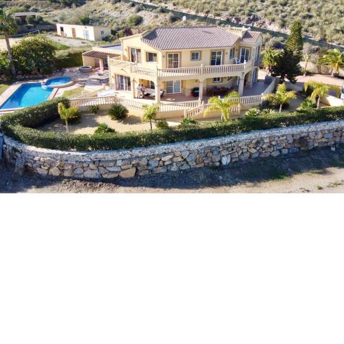 Villa Clairol