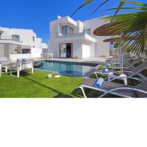 Villa Clio - 3bed All En-suite with Private Pool
