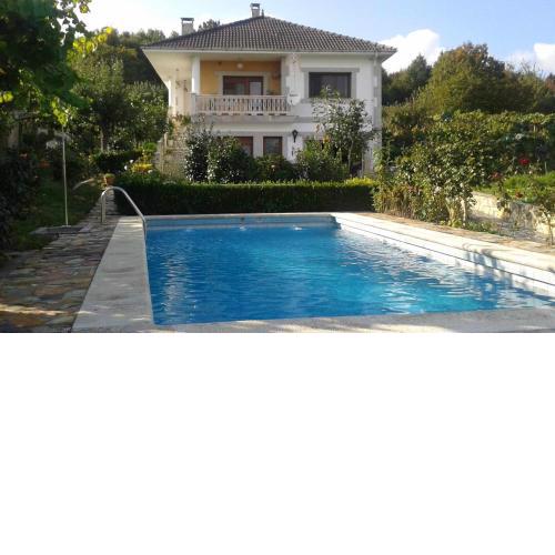 Villa con piscina en Pantòn Ribeira Sacra Galicia Ideal para familias