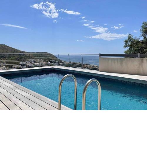 Villa con piscina sobre la Almadrava II