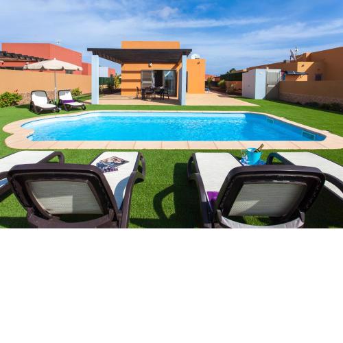 Villa con Piscina ,Vista Mar y campo de golf