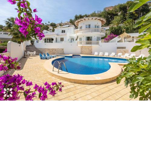 Villa Condor by Abahana Villas