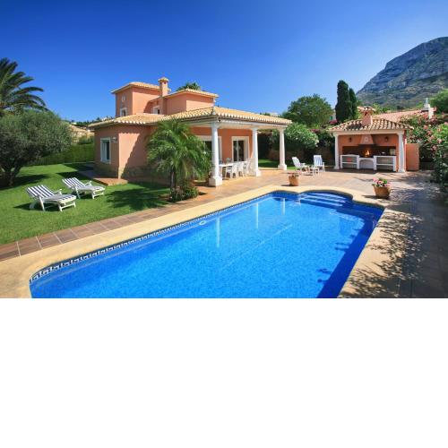 Villa Cuatro Soles by Family Homes