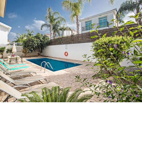 Villa Dafnis Sunshine - Modern 3 Bedroom Central Protaras Villa with Pool - Close to Fig Tree Bay