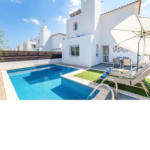 Villa Daphne by Ezoria Villas