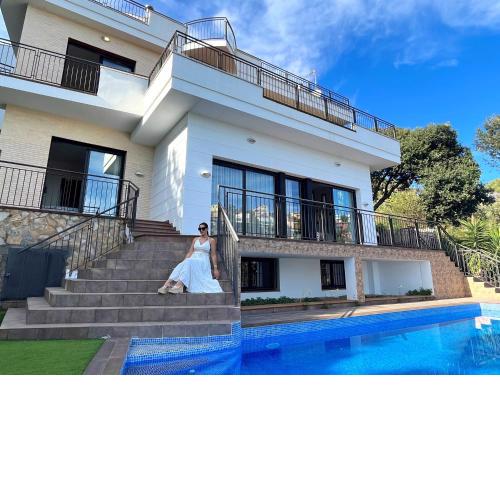 Villa de lujo con vistas al mar y piscina privada