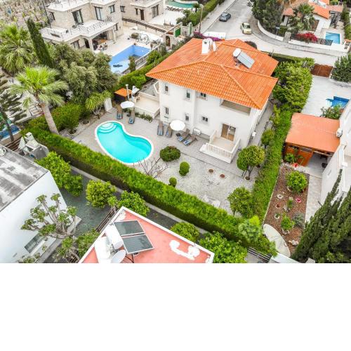 Villa Deja Blue by Ezoria Villas