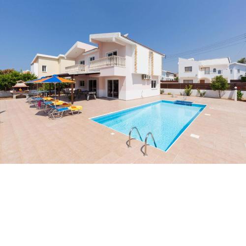 Villa Dione by Villa Plus