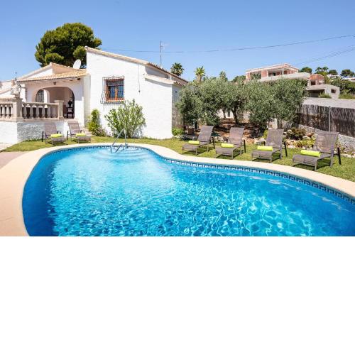 Villa Elche by Villa Plus