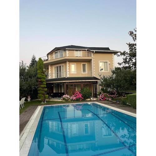 Villa Elegance