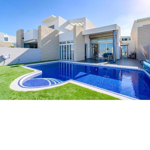 Villa Elisabetta, Luxury Villa with Heated Pool Ocean View in Adeje, Tenerife