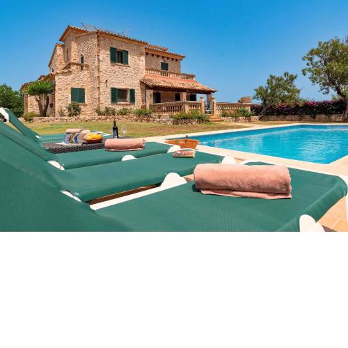 Villa Els Amatllers by Sealand Villas