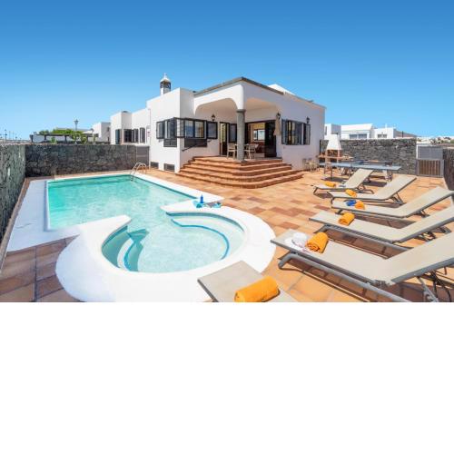 Villa Emerita by Villa Plus