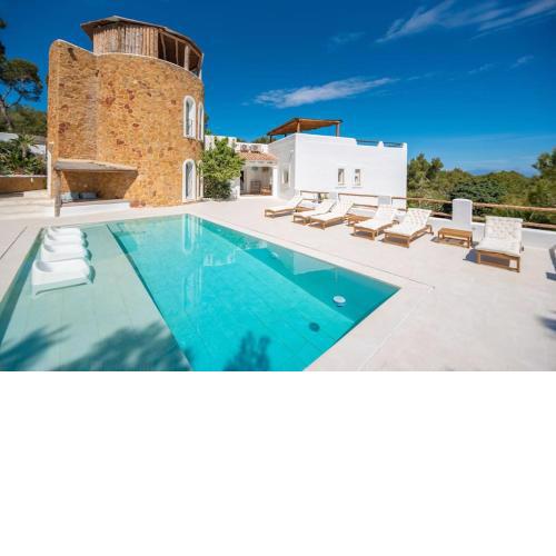 Villa en San José con vistas al mar, piscina y 7 habitaciones