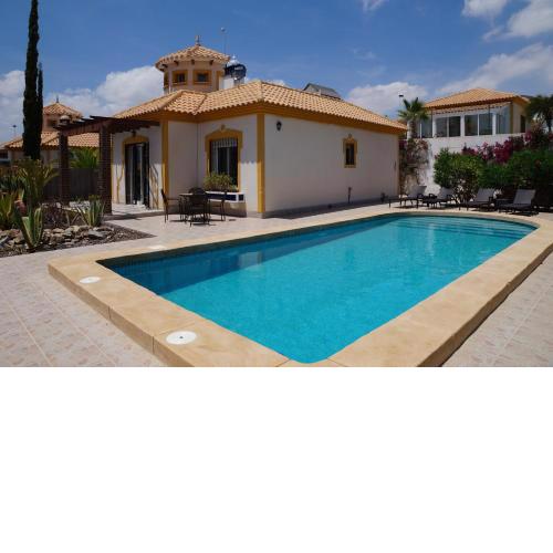 Villa Ensueño with private pool and large garden