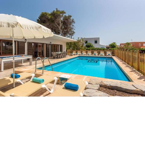 Villa Es Pins by Villa Plus