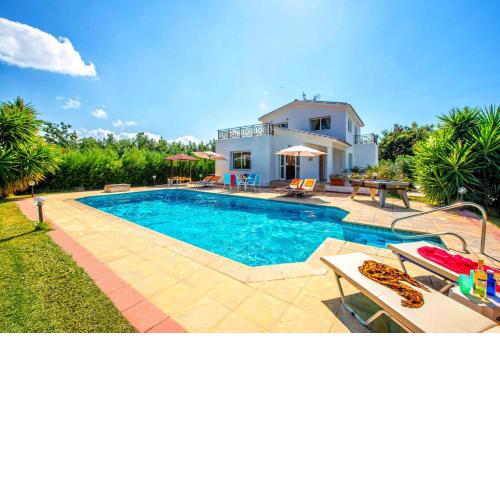 Villa Evilia by Villa Plus