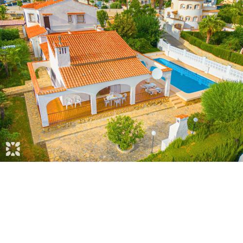 Villa Feliz Imelda by Abahana Villas