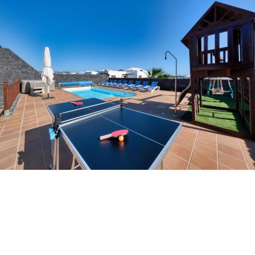 Villa Flavia-private pool, jacuzzi, sea views