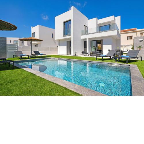 Villa Flora - 3Bed all En-suite with Private Pool