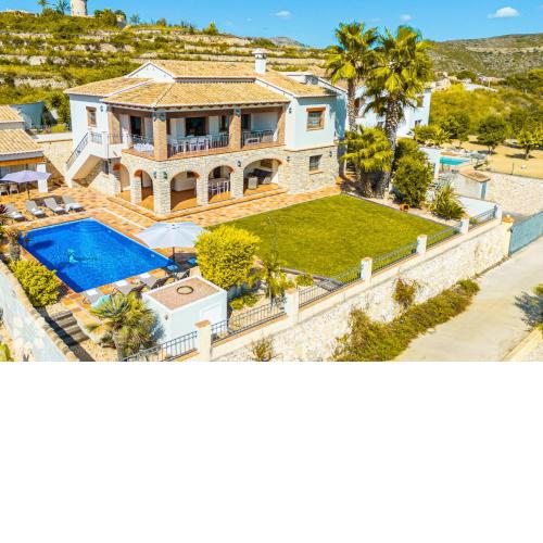 Villa Fortezza by Abahana Villas
