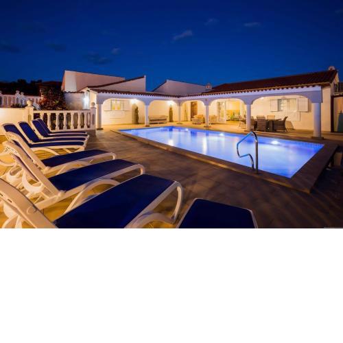 Villa Freesia with heated pool and air conditionin