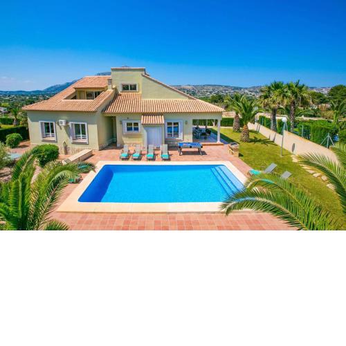 Villa Fresno by Villa Plus