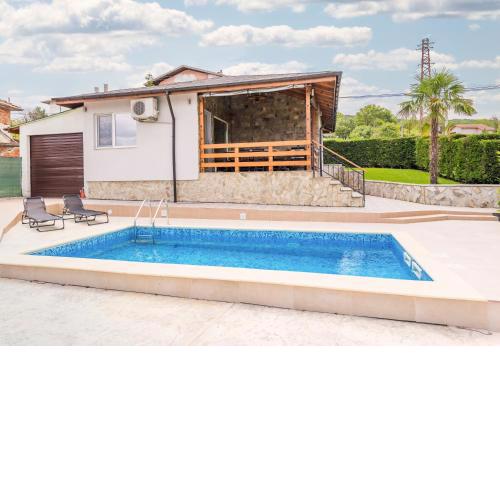 Villa Golden Shore with Private Pool in Kranevo