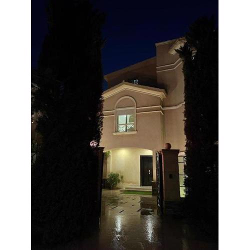 Villa Grand residence Auc شارع ال 90